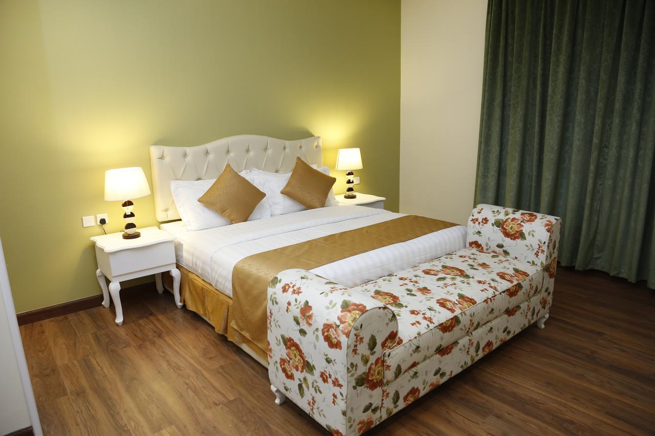 Flora Hotel Suite 2 فلورا2 للشقق المخدومة Riyadh Eksteriør billede